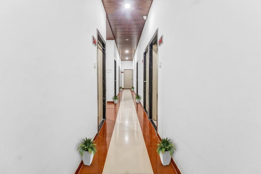 Hotel Kailash Park- Near International Airport Bombay Exterior foto
